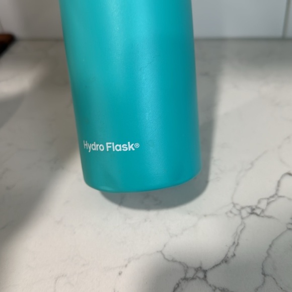 Hydroflask 24 oz standrad mouth in Mint - Picture 3 of 5